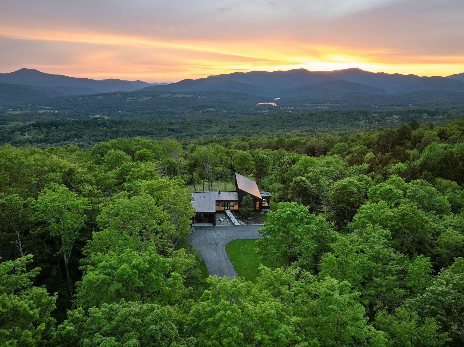 811 Bear Creek Lane Waterbury VT 05677