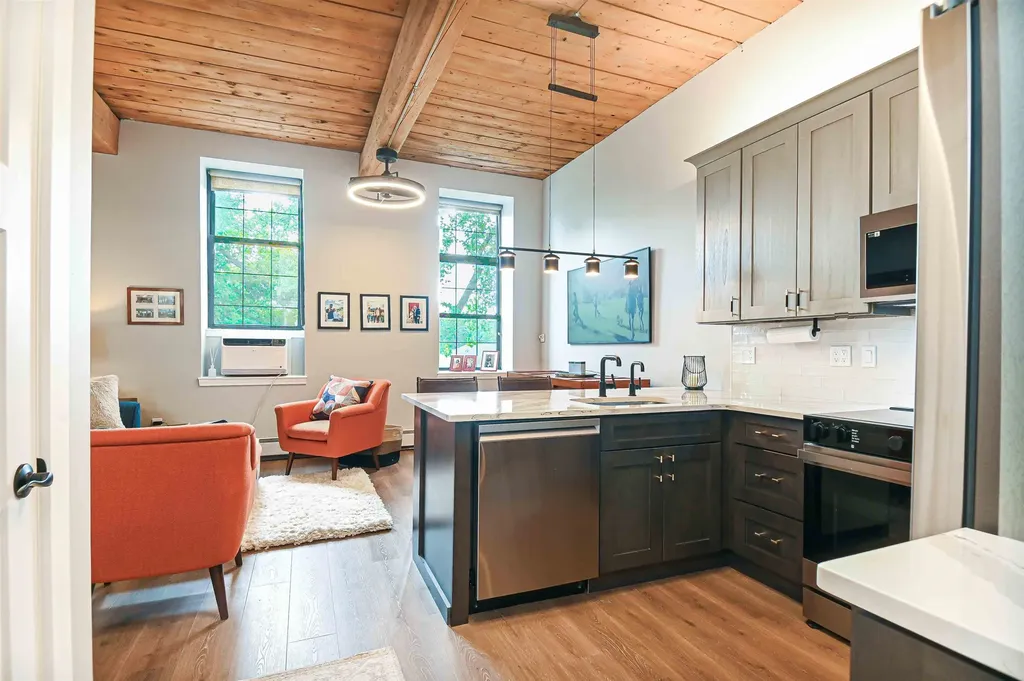 156 Front Street Exeter NH 03833