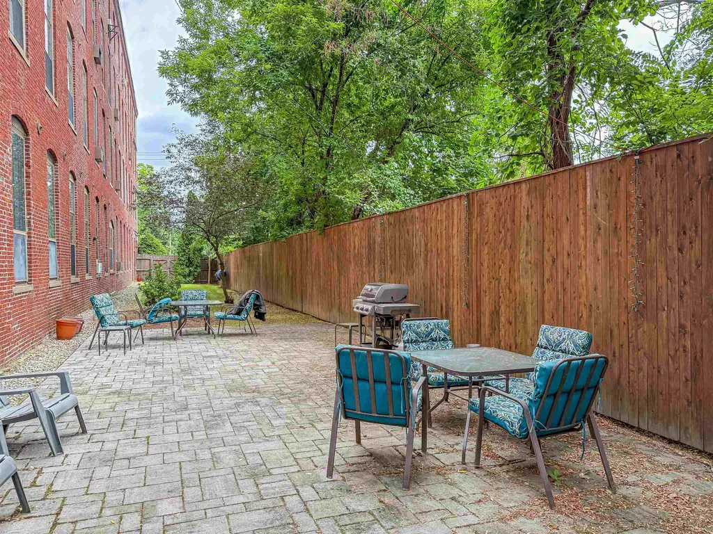 156 Front Street Exeter NH 03833