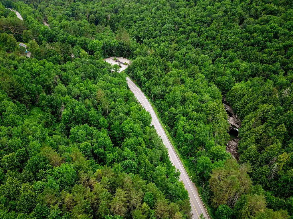 3745 Vt-100 Warren VT 05674