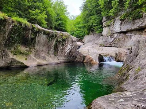 3745 Vt-100 Warren VT 05674