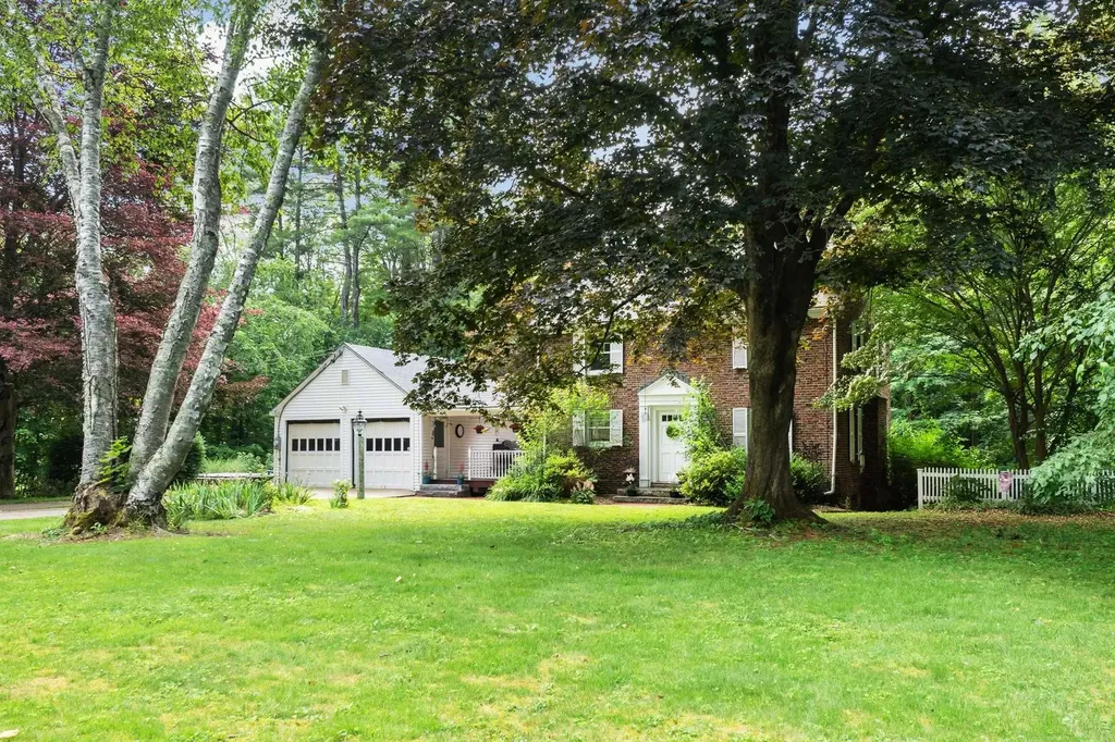 48 Pleasant Street Epping NH 03042