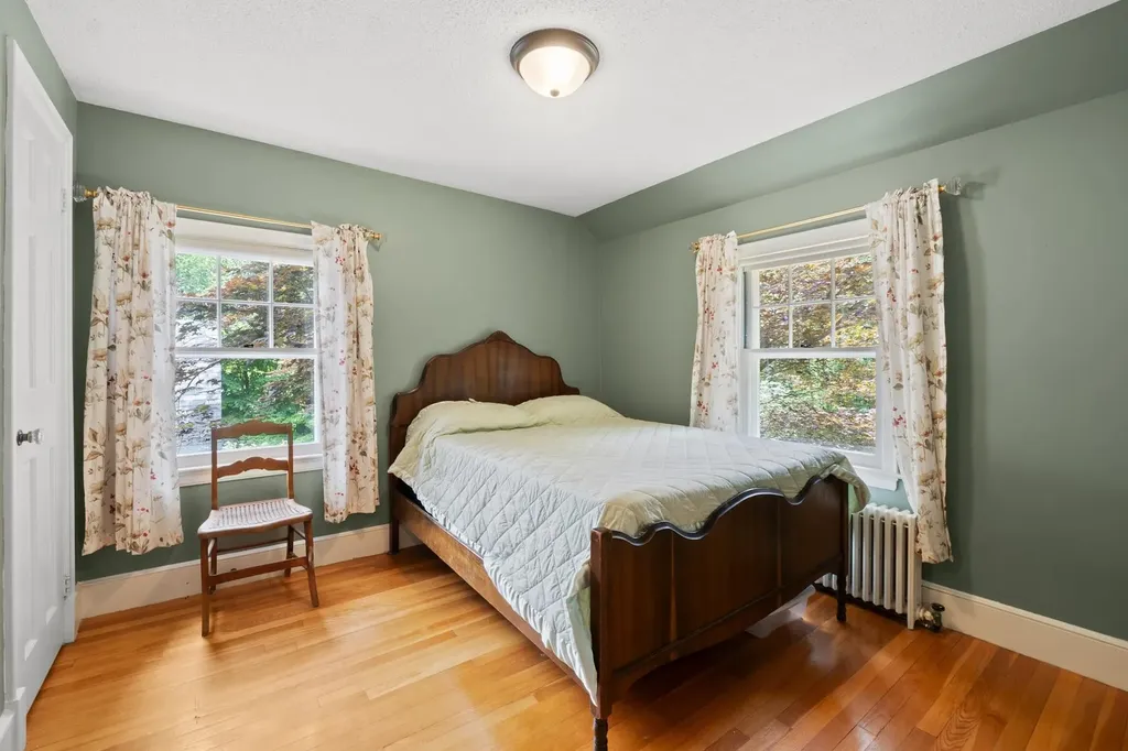 48 Pleasant Street Epping NH 03042