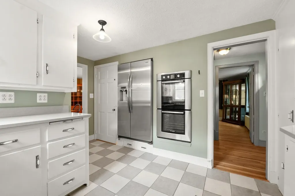 48 Pleasant Street Epping NH 03042