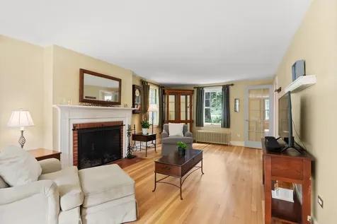 48 Pleasant Street Epping NH 03042