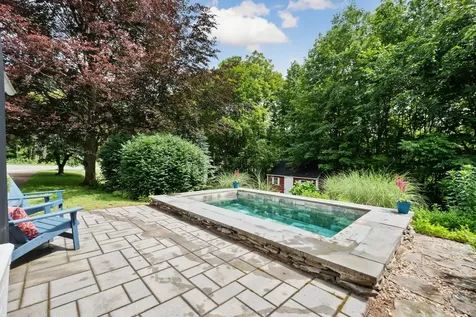 48 Pleasant Street Epping NH 03042