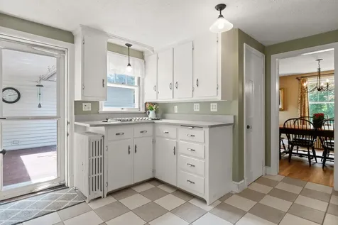 48 Pleasant Street Epping NH 03042