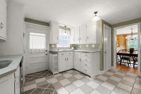 48 Pleasant Street Epping NH 03042