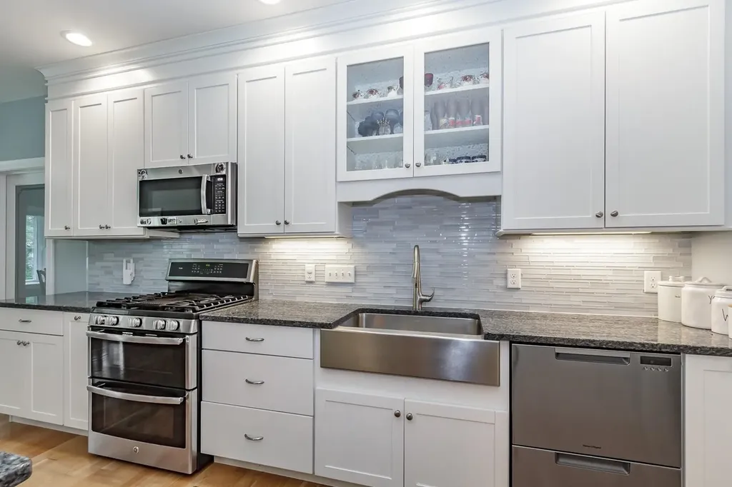 3 Putnam Farm Road Salem NH 03079