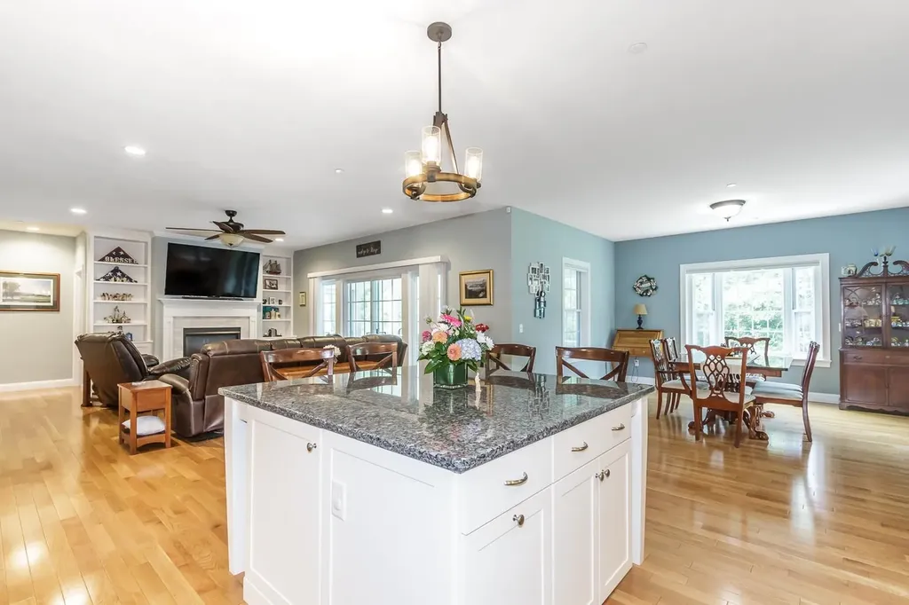 3 Putnam Farm Road Salem NH 03079