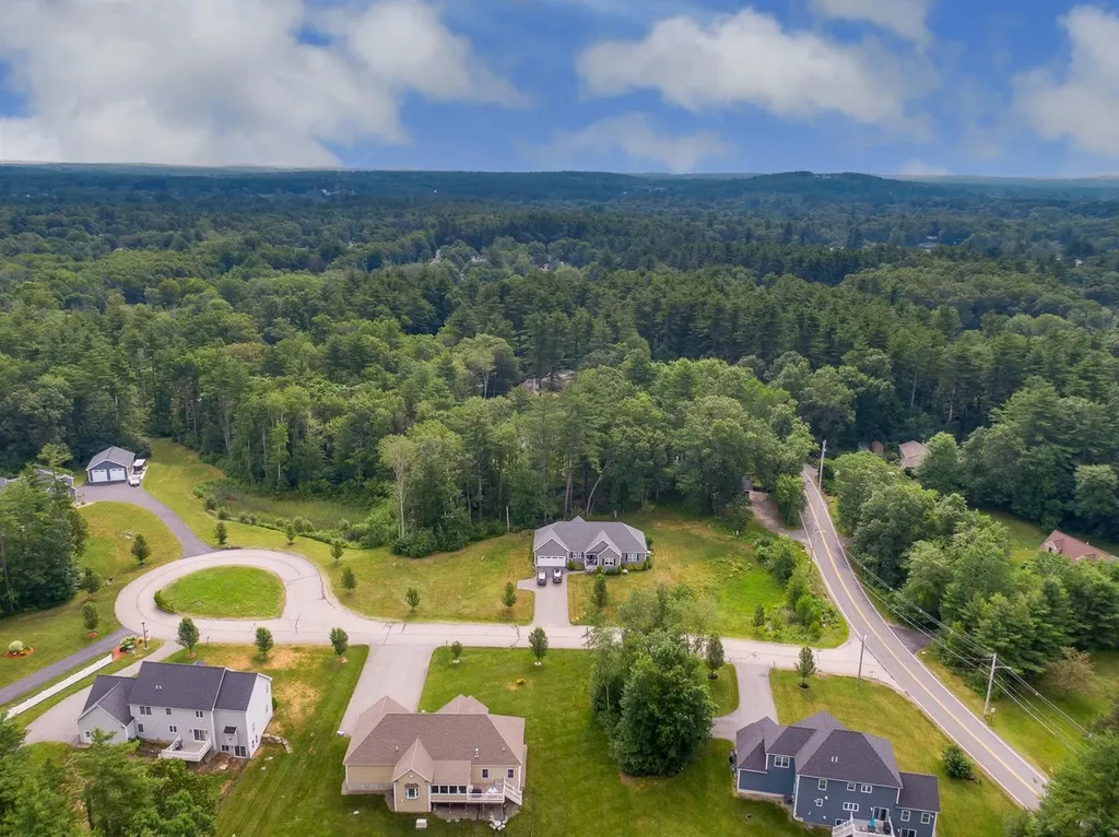 3 Putnam Farm Road Salem NH 03079