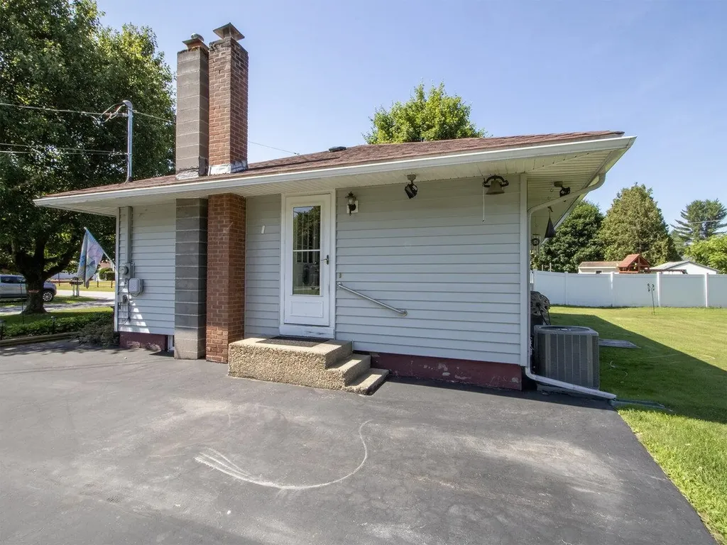 26 Lavigne Road Essex VT 05452