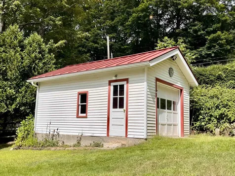 121 East Lake Road Ludlow VT 05149