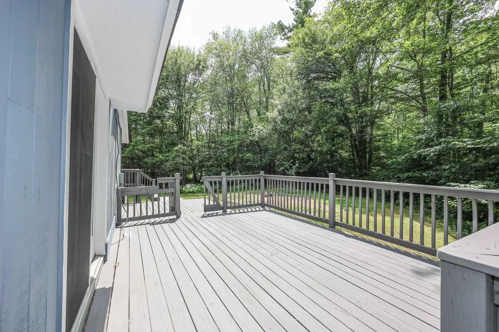 20 Mountain Road Epsom NH 03234