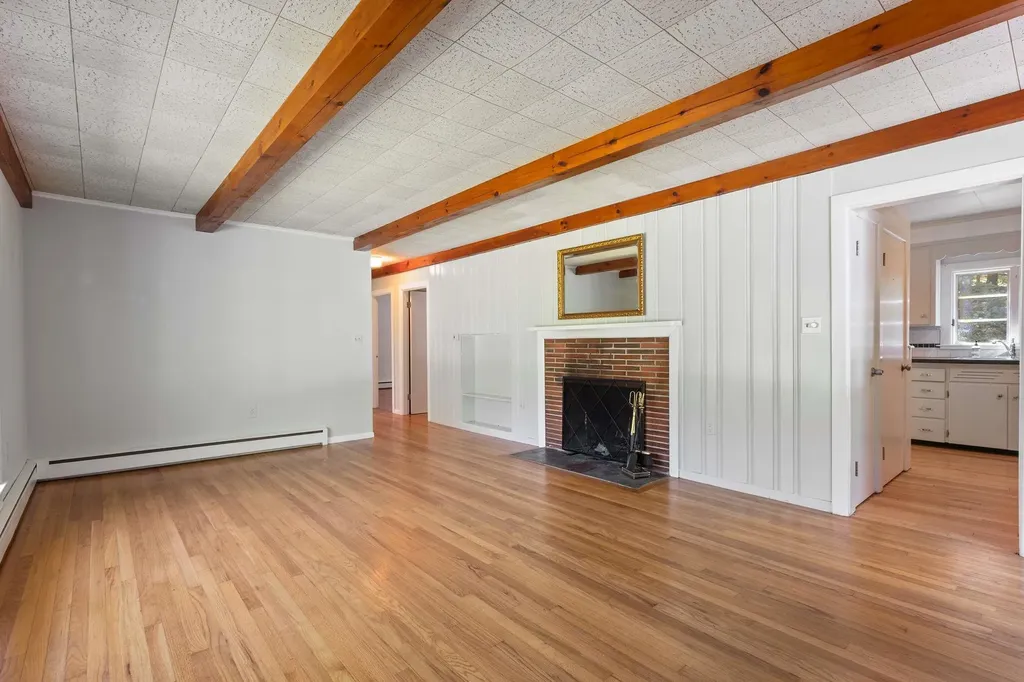 357 Southside Road York ME 03909-5136