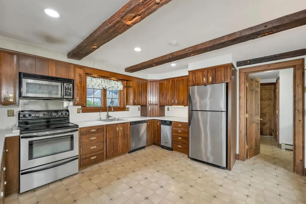 36 Blueberry Hill Road Wolfeboro NH 03894