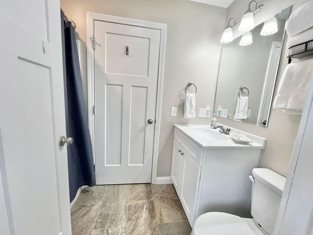 4a Junior's Way Dover VT 05356