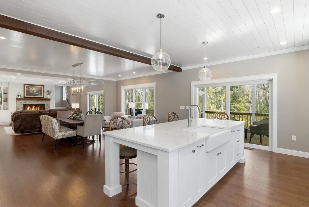 5 Sawmill Lane New Boston NH 03070
