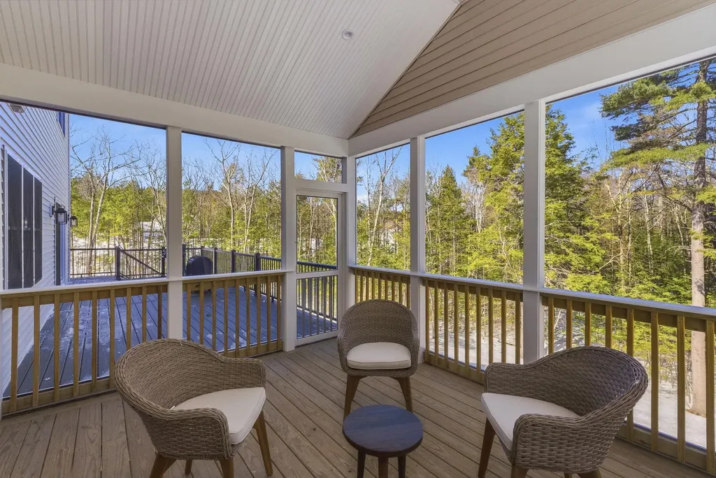 5 Sawmill Lane New Boston NH 03070