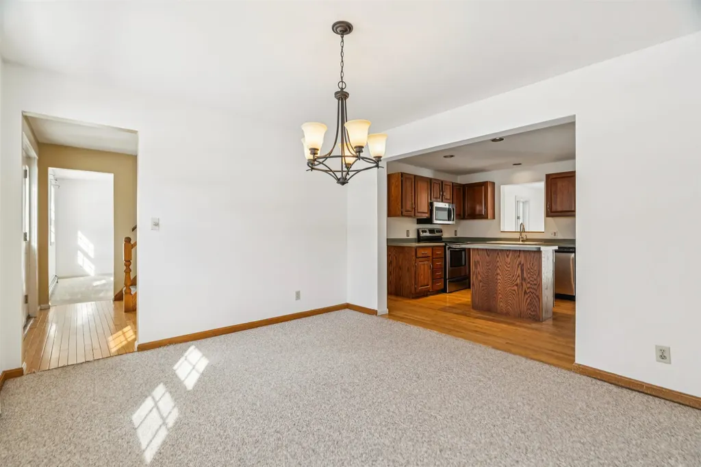 192 Cross Street Hartford VT 05001