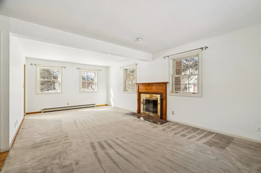 192 Cross Street Hartford VT 05001