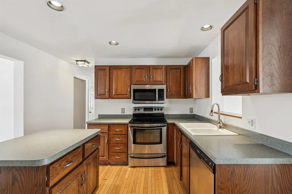 192 Cross Street Hartford VT 05001