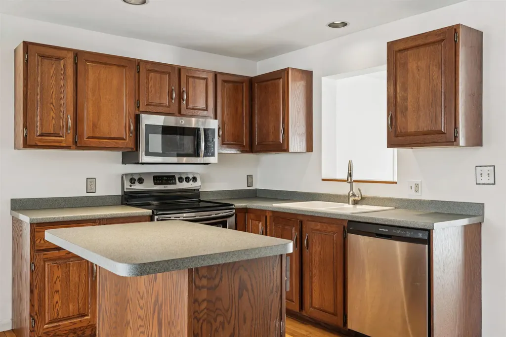 192 Cross Street Hartford VT 05001