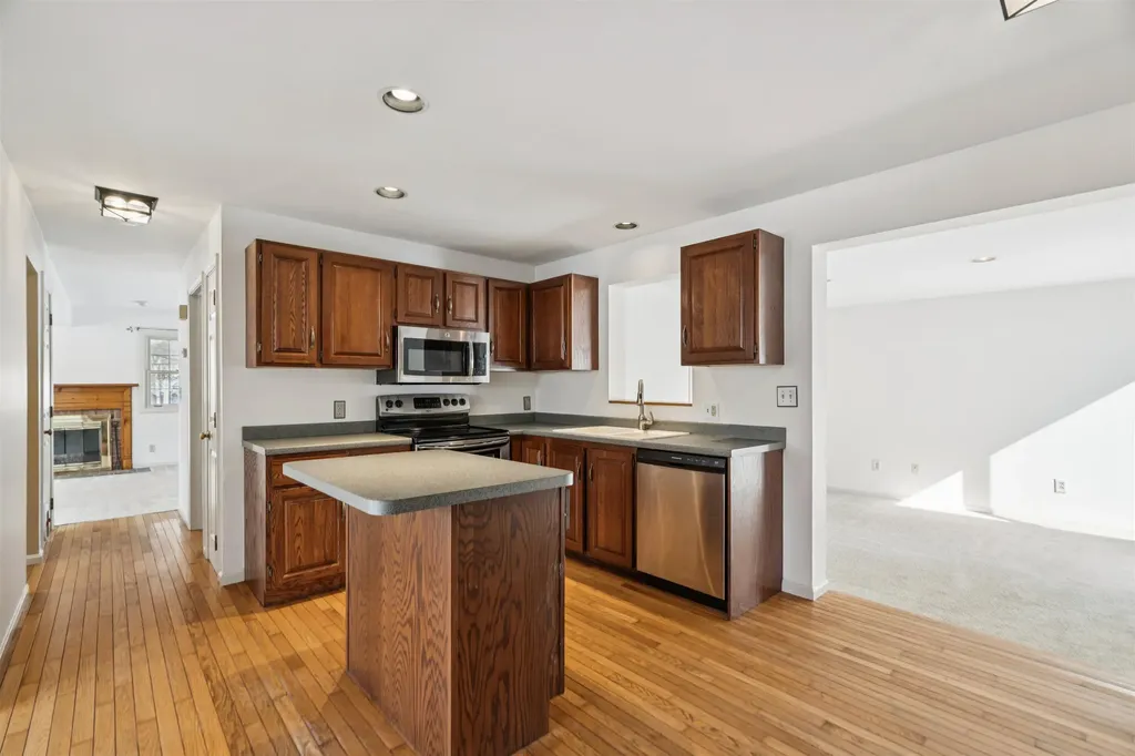 192 Cross Street Hartford VT 05001