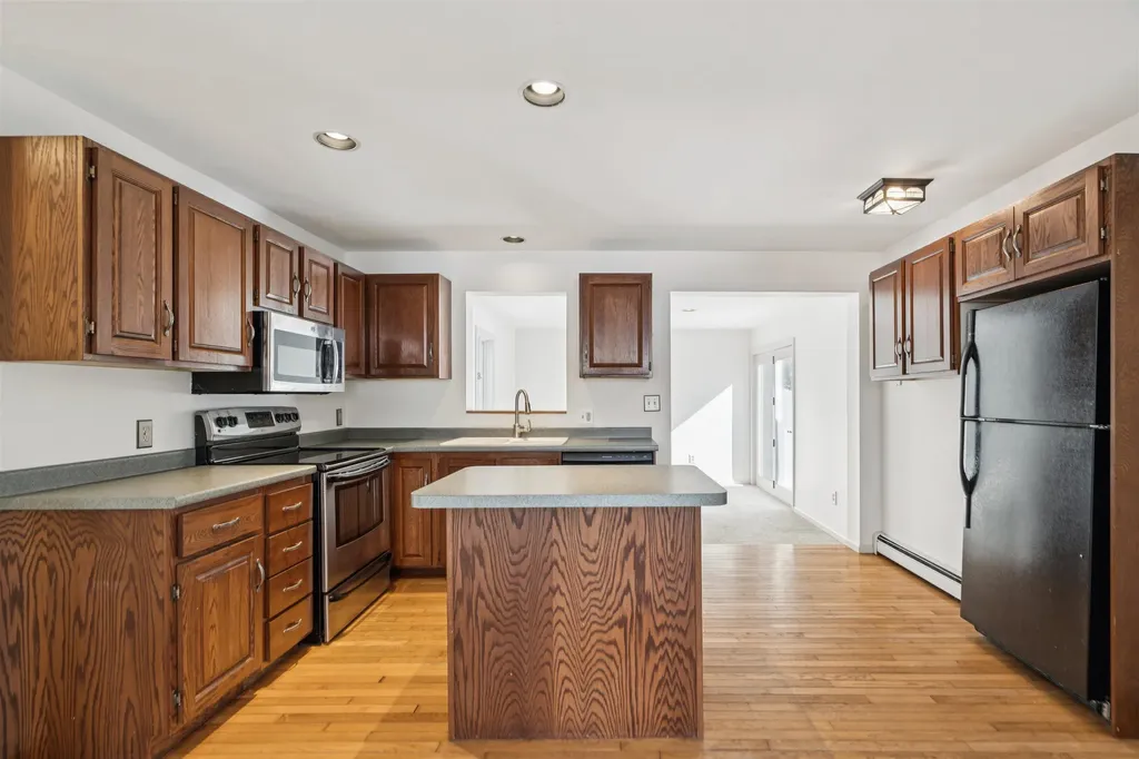 192 Cross Street Hartford VT 05001