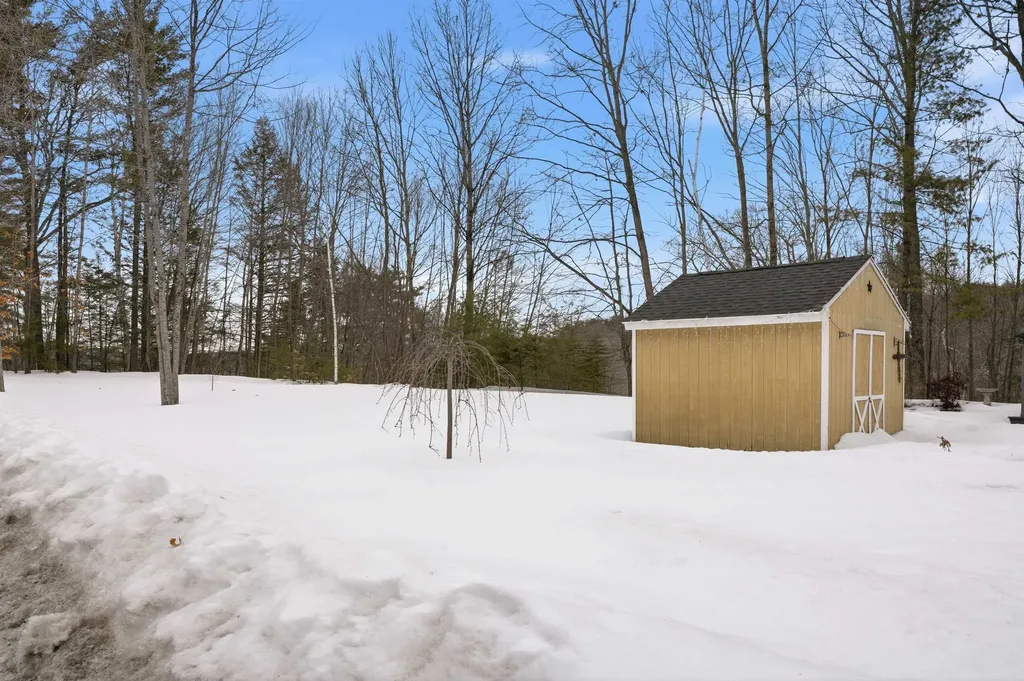 89 Moose Club Park Road Goffstown NH 03045