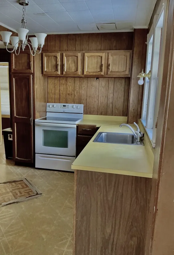 274 Ray Street Manchester NH 03104