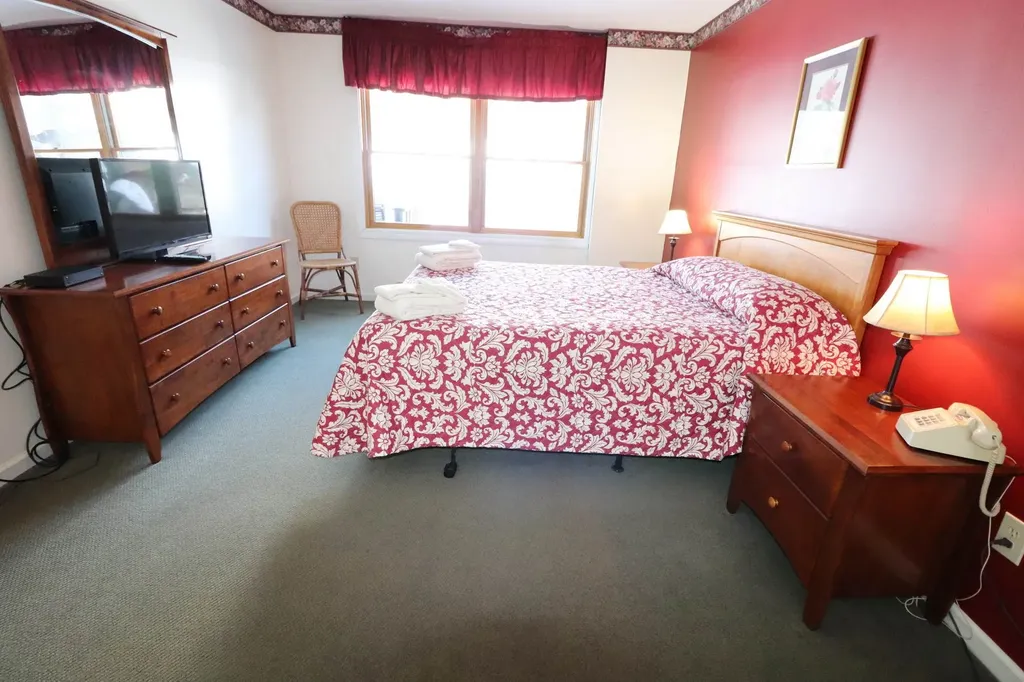 156 Deer Park Drive Woodstock NH 03262