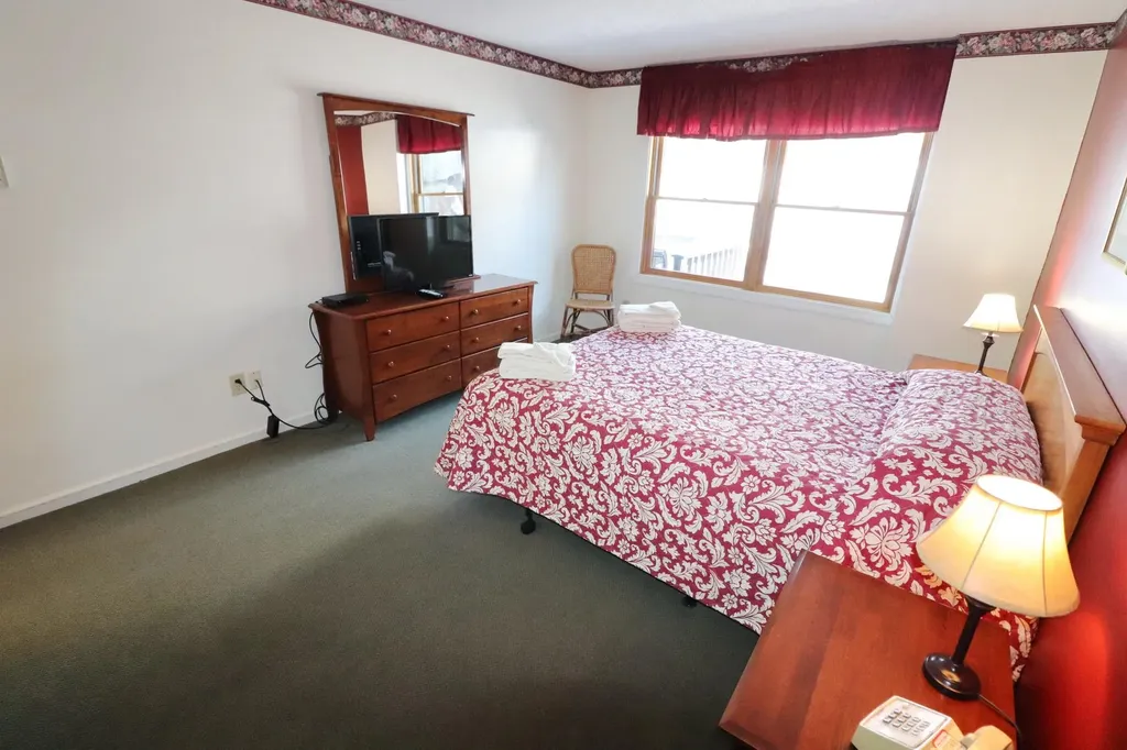 156 Deer Park Drive Woodstock NH 03262