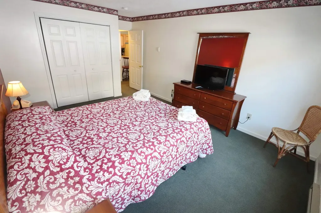 156 Deer Park Drive Woodstock NH 03262