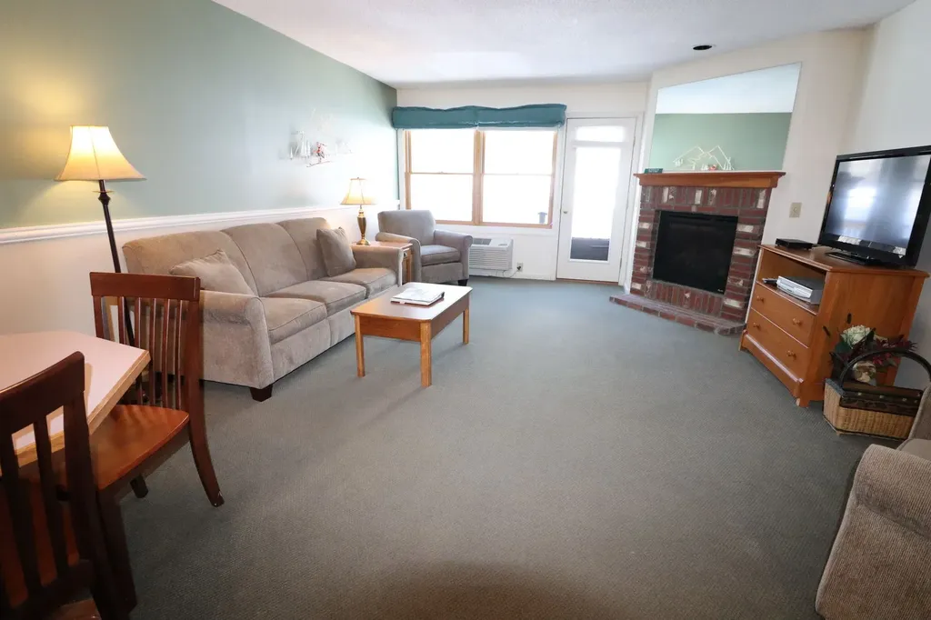 156 Deer Park Drive Woodstock NH 03262