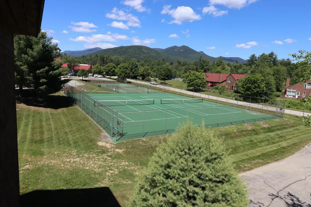 156 Deer Park Drive Woodstock NH 03262