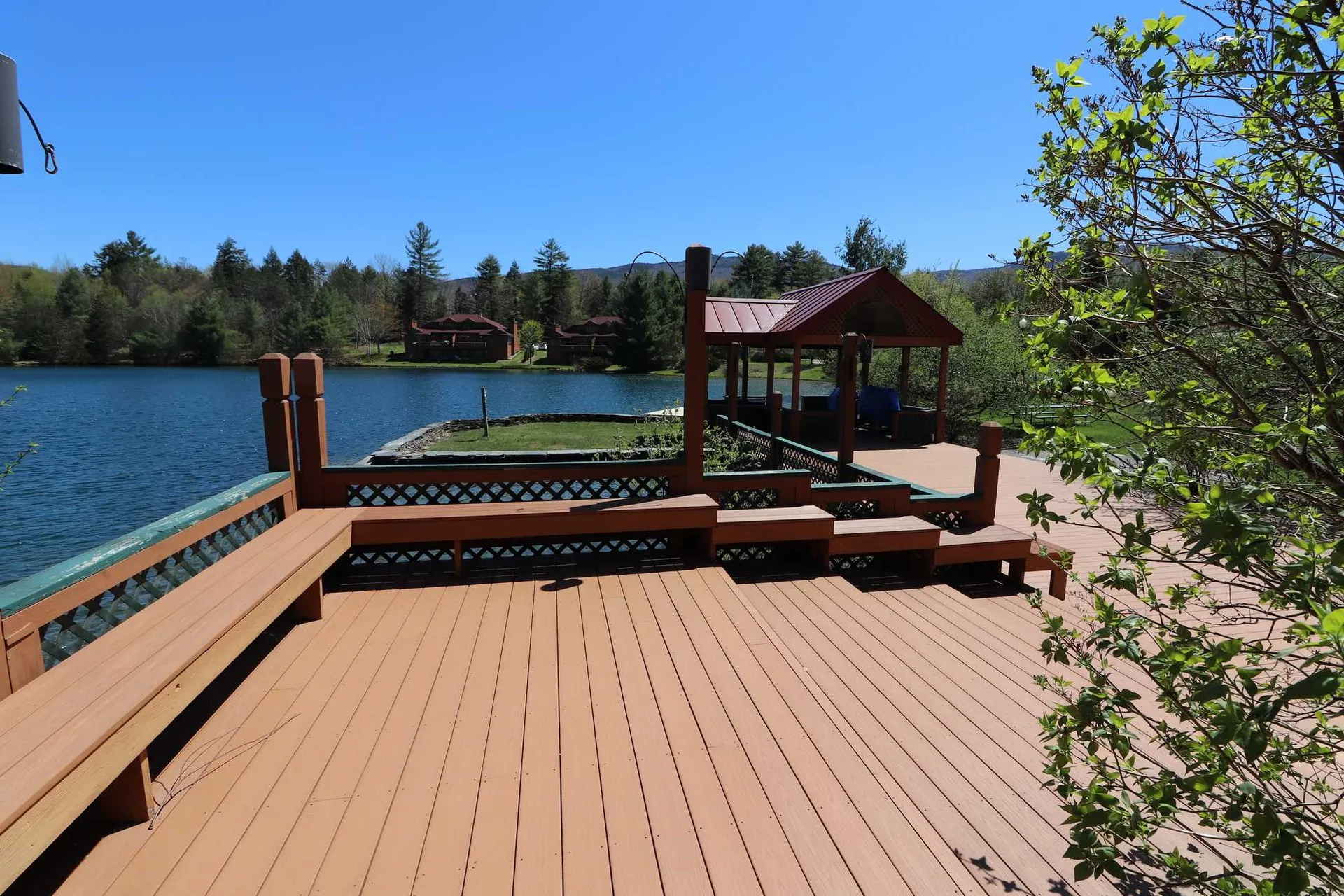 156 Deer Park Drive Woodstock NH 03262