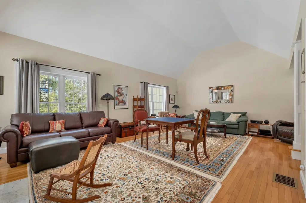 11 Vineyard Drive Stratham NH 03885