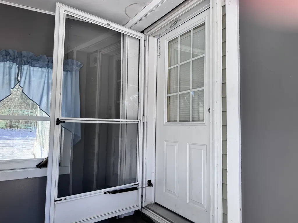 27 Fairway Avenue Newport NH 03773