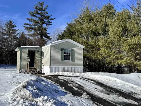 27 Fairway Avenue Newport NH 03773