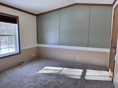 27 Fairway Avenue Newport NH 03773