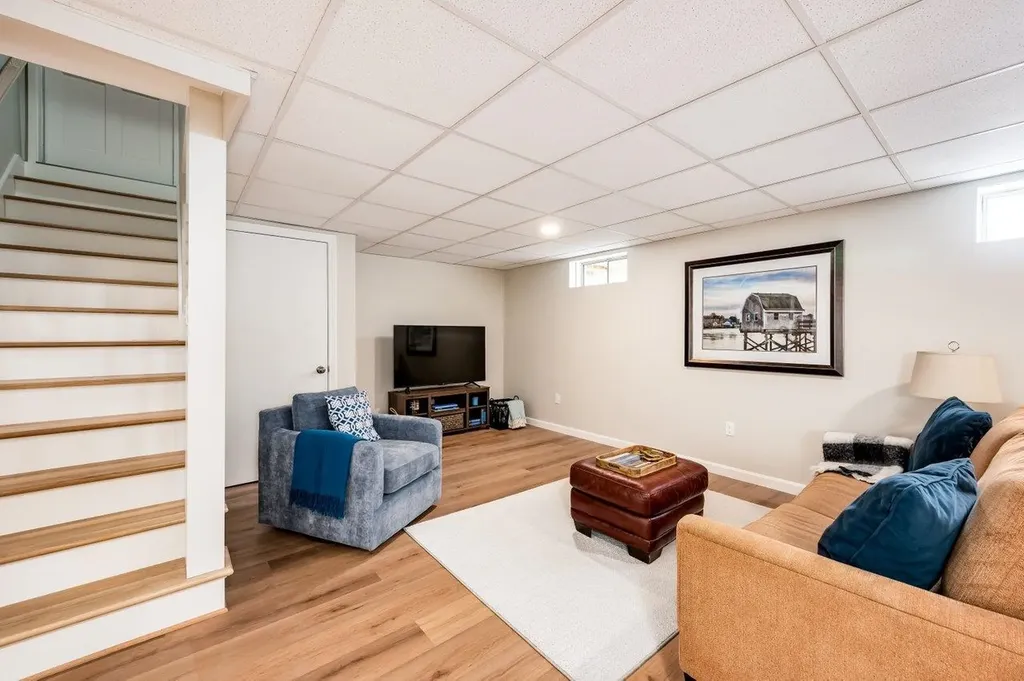 23 Riverview Road Durham NH 03824