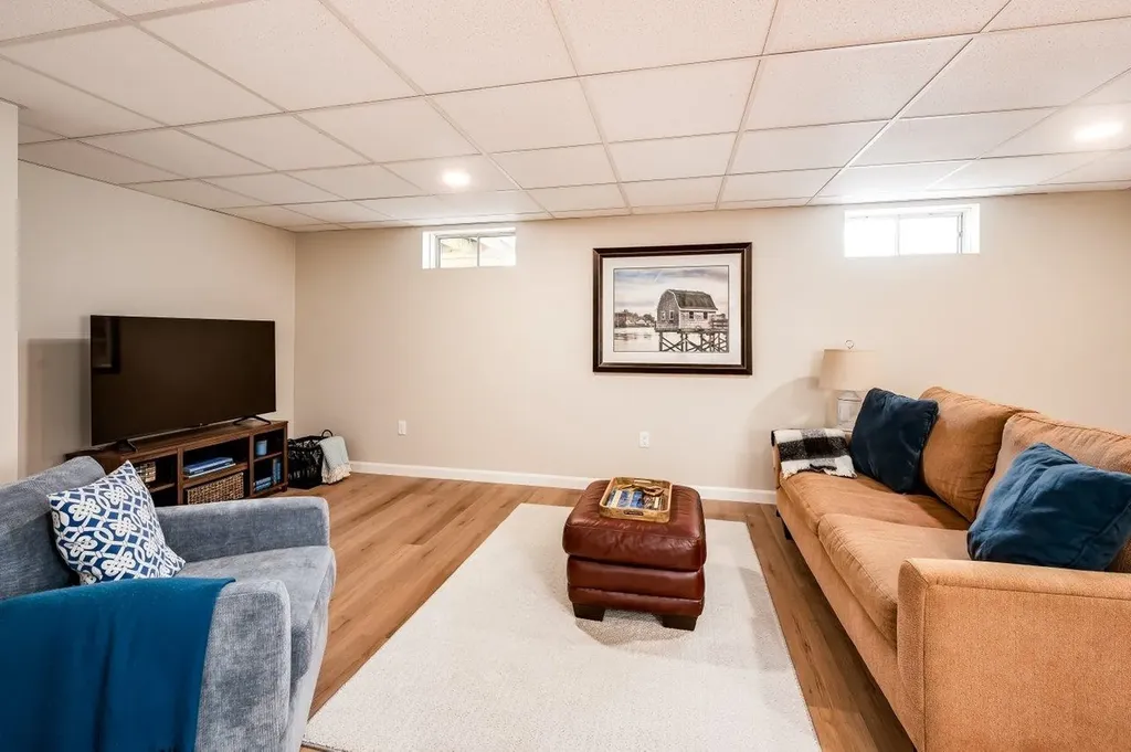 23 Riverview Road Durham NH 03824