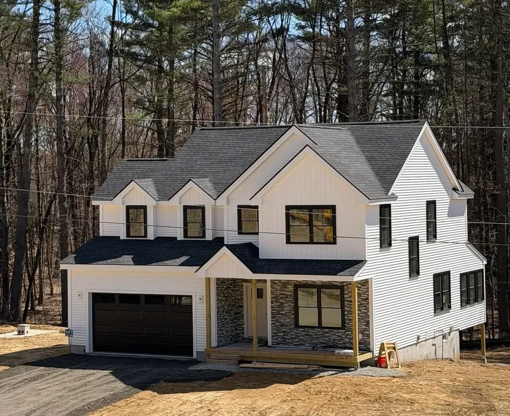 3 Lukes Way Plaistow NH 03865