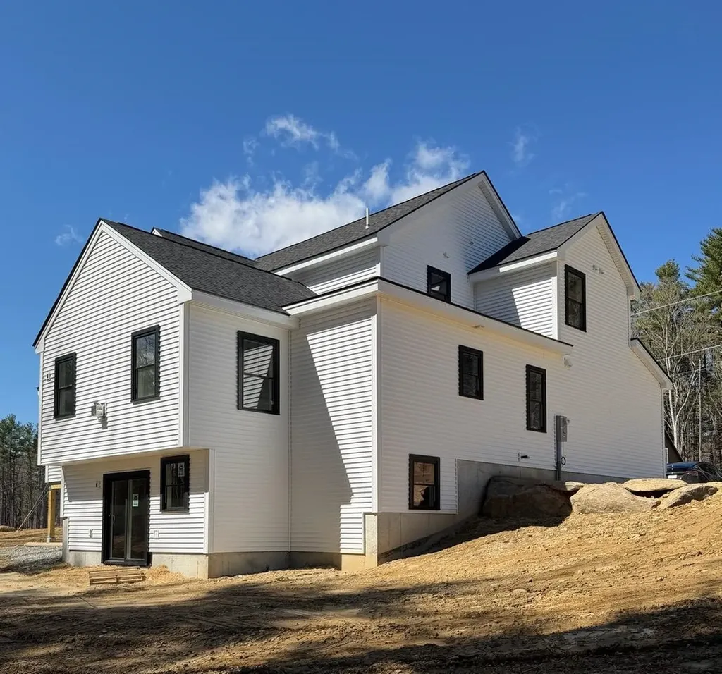 3 Lukes Way Plaistow NH 03865