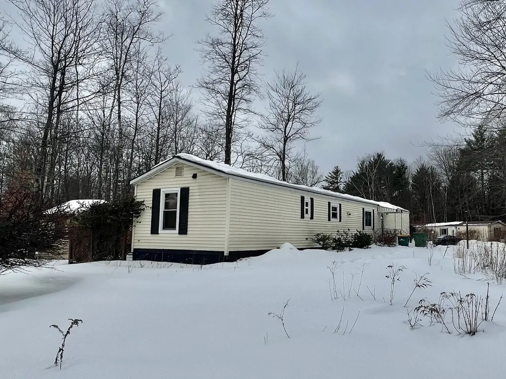 35 Brownstone Lane Rochester NH 03867