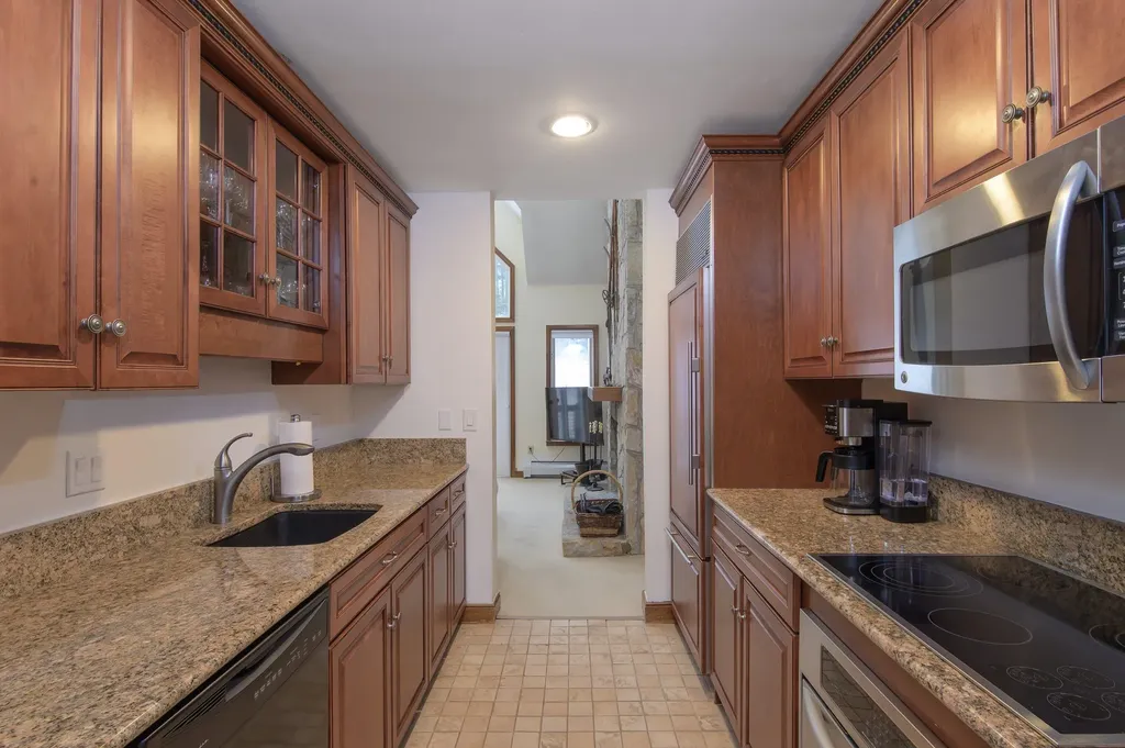 1C Townhouse Square Dover VT 05356