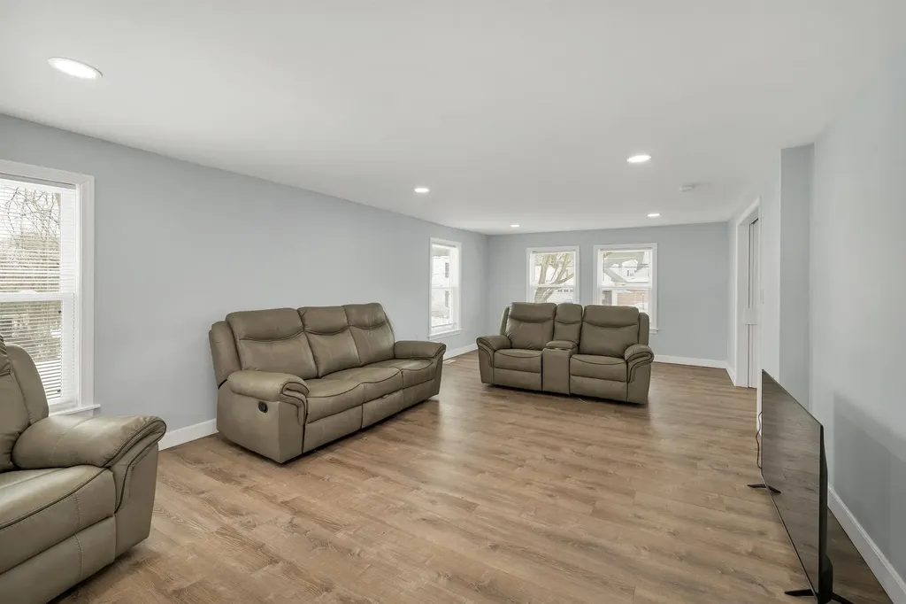 151 Tolles Street Nashua NH 03064