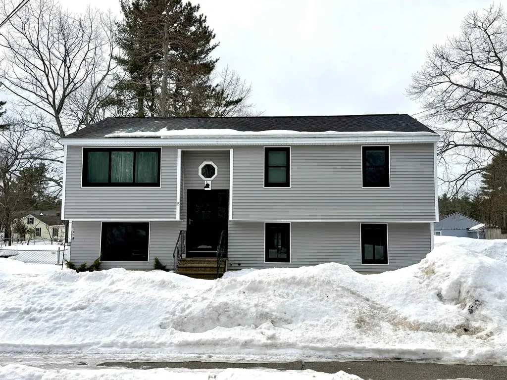 5 Kirsten Avenue Rochester NH 03867