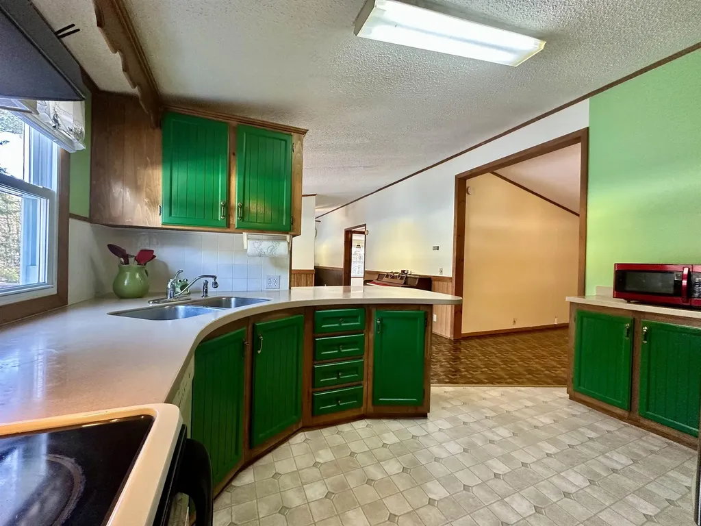 133 Otter View Drive Clarendon VT 05759